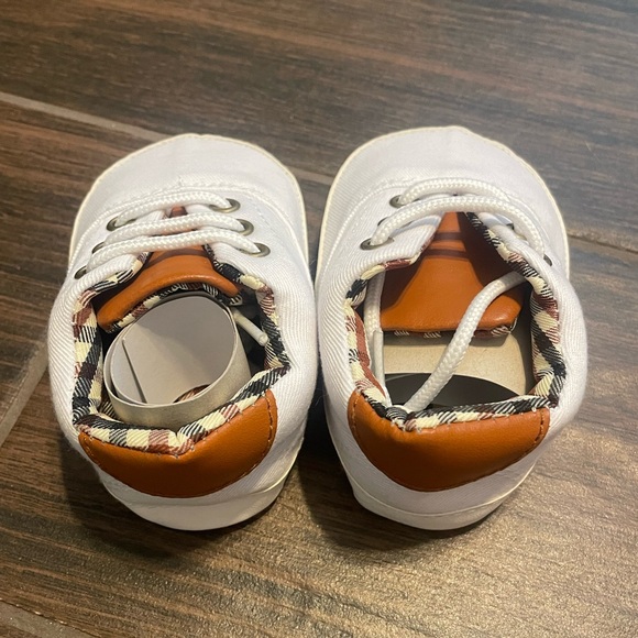 NIP Baby Shoes (6-12months) - Picture 2 of 4